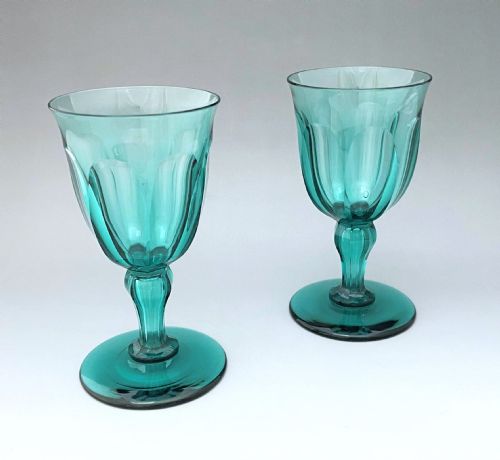 A GORGEOUS PAIR OF VICTORIAN AQUA GREEN WINE GLASSES - ADDITIONAL PHOTO 1