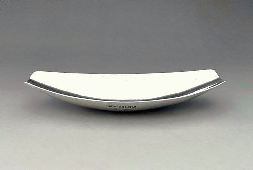 fig 1. A modernist silver trinket dish by A.E Jones