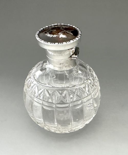 A GEORGE V SILVER TORTOISESHELL COLOGNE PERFUME BOTTLE - ADDITIONAL PHOTO 5