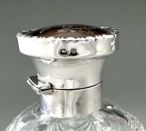 A GEORGE V SILVER TORTOISESHELL COLOGNE PERFUME BOTTLE - ADDITIONAL PHOTO 9