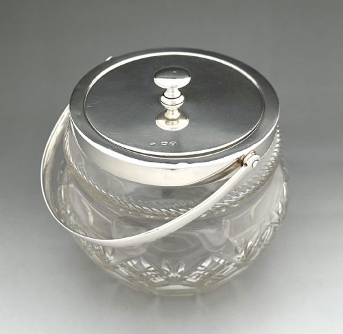 A LOVELY GEORGE V SILVER MOUNTED BISCUIT BARREL - ADDITIONAL PHOTO 4