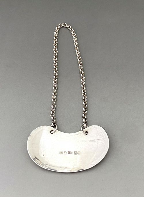 A RARE GEORGIAN SILVER MOSELLE DECANTER LABEL - ADDITIONAL PHOTO 3
