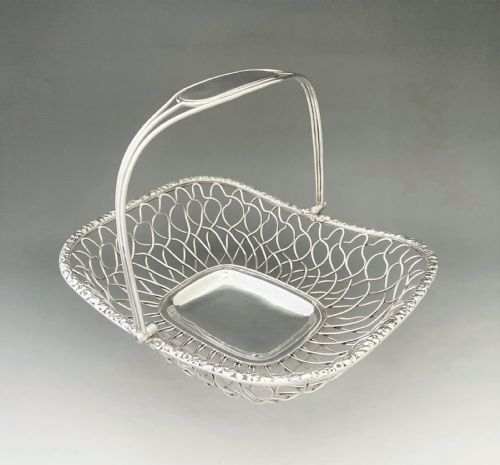 AN EXCELLENT GEORGIAN OLD SHEFFIELD PLATE WIREWORK BASKET