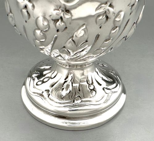 fig 2. A superb silver sugar sifter/ caster by the great William Comyns