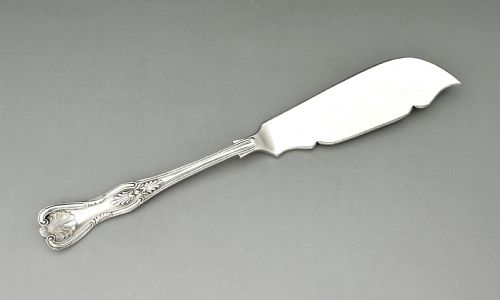 fig 1. A useful silver Kings pattern butter knife