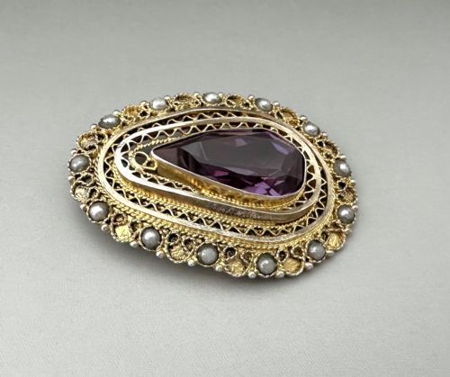 fig 1. A gorgeous mid century silver gilt filigree brooch