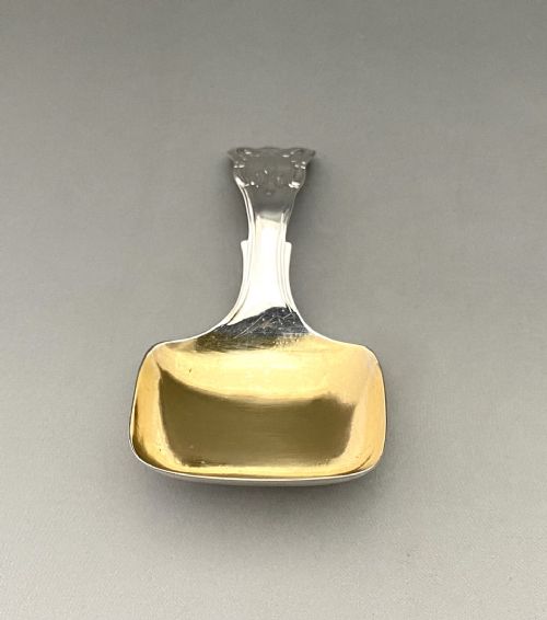 AN ATTRACTIVE GEORGIAN SILVER CADDY SPOON - ADDITIONAL PHOTO 2