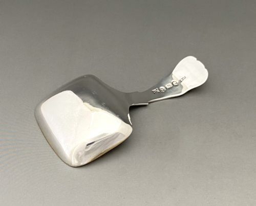 AN ATTRACTIVE GEORGIAN SILVER CADDY SPOON - ADDITIONAL PHOTO 3