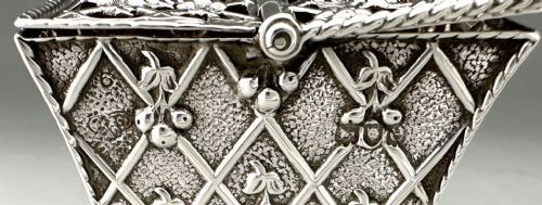 AN EXQUISITE VICTORIAN SILVER POTPOURRI BASKET - ADDITIONAL PHOTO 8