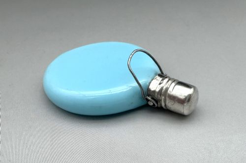 A VICTORIAN SILVER BLUE OPALINE GLASS SCENT BOTTLE - ADDITIONAL PHOTO 2