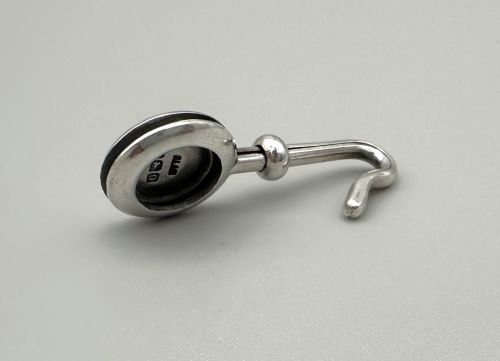 fig 1. A fine George V silver napkin clip