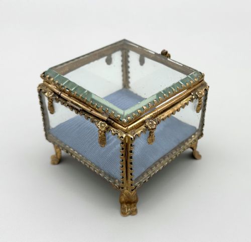 A LOVELY FRENCH 19TH CENTURY ORMOLU TRINKET JEWEL BOX - ADDITIONAL PHOTO 3