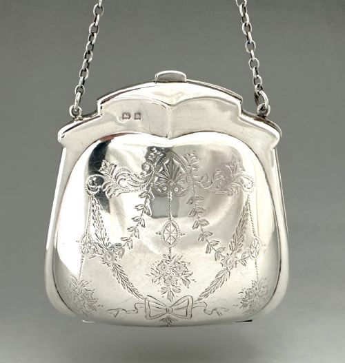 fig 1. An attractive George V silver cocktail purse
