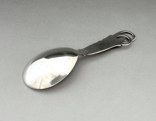 A STYLISH DANISH SILVER CADDY SPOON - ADDITIONAL PHOTO 4