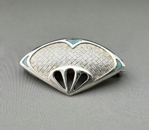 fig 1. An attractive silver & enamel Charles Horner brooch