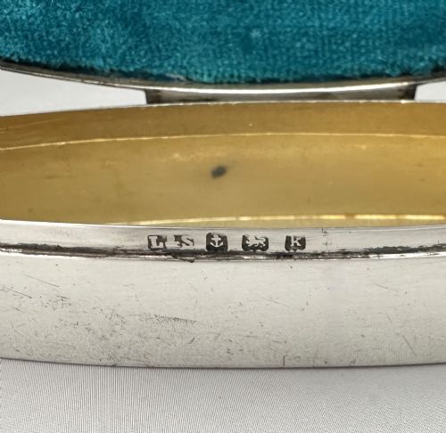 A STUNNING BICOLOUR ENAMEL SILVER SMALL TRINKET BOX - ADDITIONAL PHOTO 6