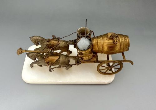 A WONDERFUL FRENCH PALAIS ROYAL HORSE DRAWN SEWING COMPANION - ADDITIONAL PHOTO 2
