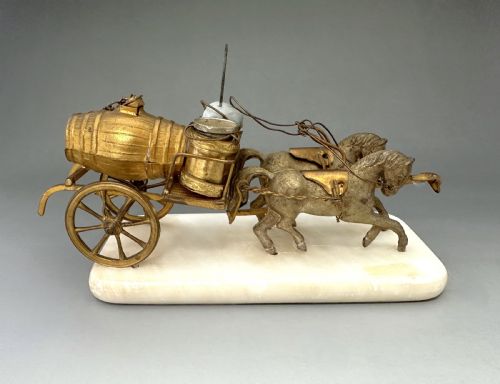 A WONDERFUL FRENCH PALAIS ROYAL HORSE DRAWN SEWING COMPANION - ADDITIONAL PHOTO 5
