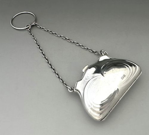 A STYLISH GEORGE V CHESTER SILVER COCKTAIL PURSE - ADDITIONAL PHOTO 2