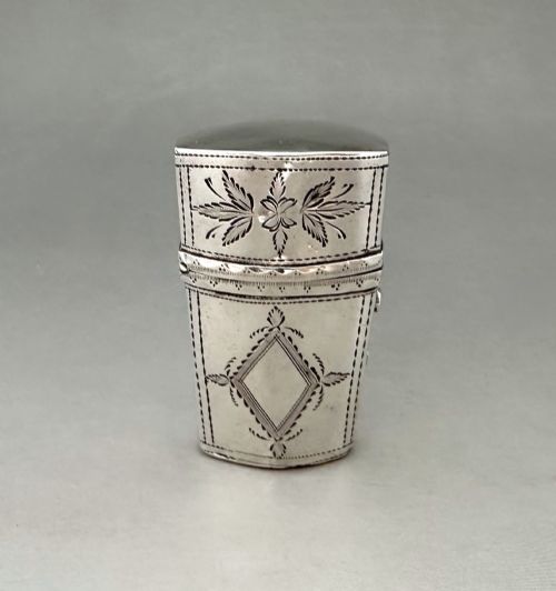 A GORGEOUS GEORGIAN SILVER CASED SCENT BOTTLE