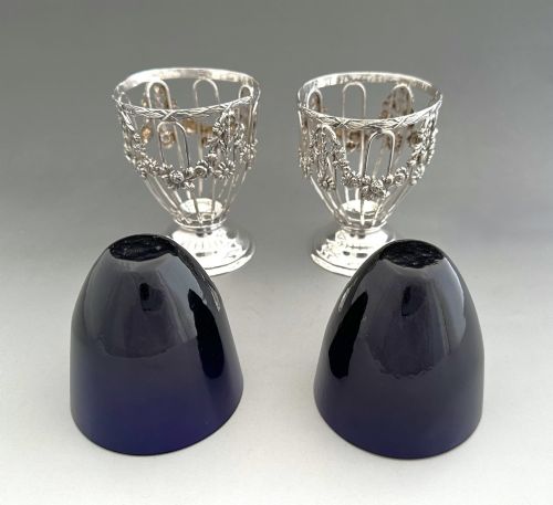 A SUPERB PAIR OF SILVER WIREWORK CONDIMENT TUBS - ADDITIONAL PHOTO 4