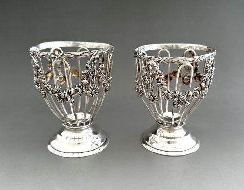 A SUPERB PAIR OF SILVER WIREWORK CONDIMENT TUBS - ADDITIONAL PHOTO 5