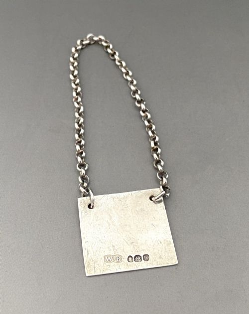 AN EXCELLENT GEORGIAN REGENCY SILVER RUM LABEL - ADDITIONAL PHOTO 2