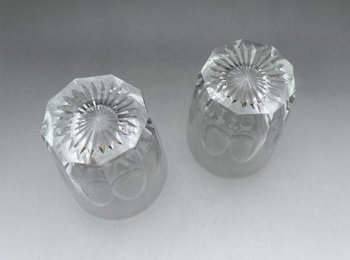 A PAIR OF EARLY 20TH CENTURY LARGE CUT GLASS WHISKY TUMBLERS - ADDITIONAL PHOTO 3