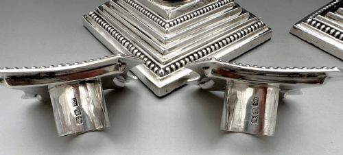 A WONDERFUL PAIR OF VICTORIAN SILVER CORINTHIAN COLUMN CANDLESTICKS - ADDITIONAL PHOTO 4