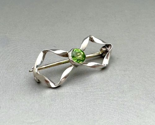 A Delightful Edwardian Silver Bow Brooch