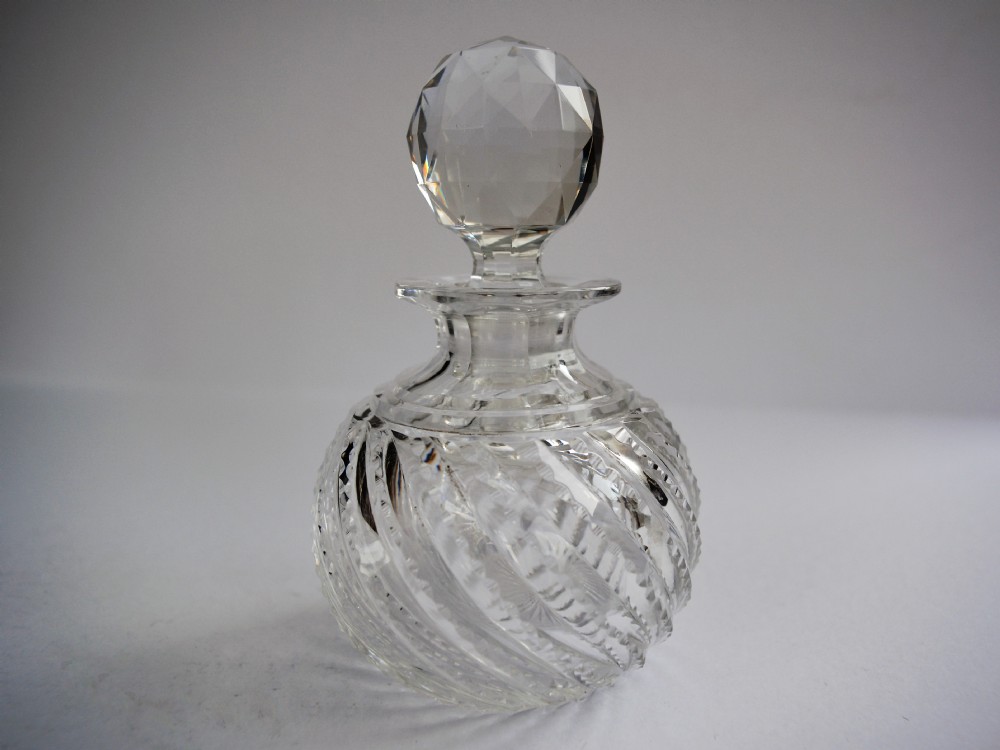 An attractive late Victorian glass perfume bottle