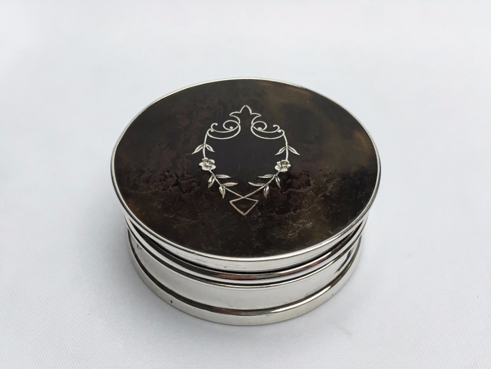 A gorgeous George V Silver & tortoiseshell large pill box.