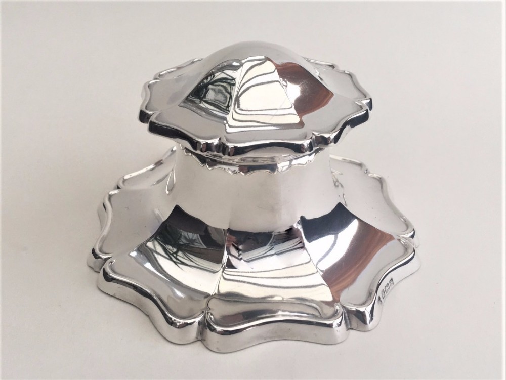 A fabulous early George V Capstan Inkwell.