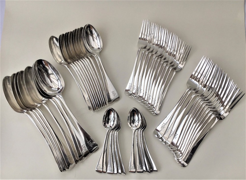 Outstanding silver canteen of cutlery for twelve persons by the sought-after George Adams