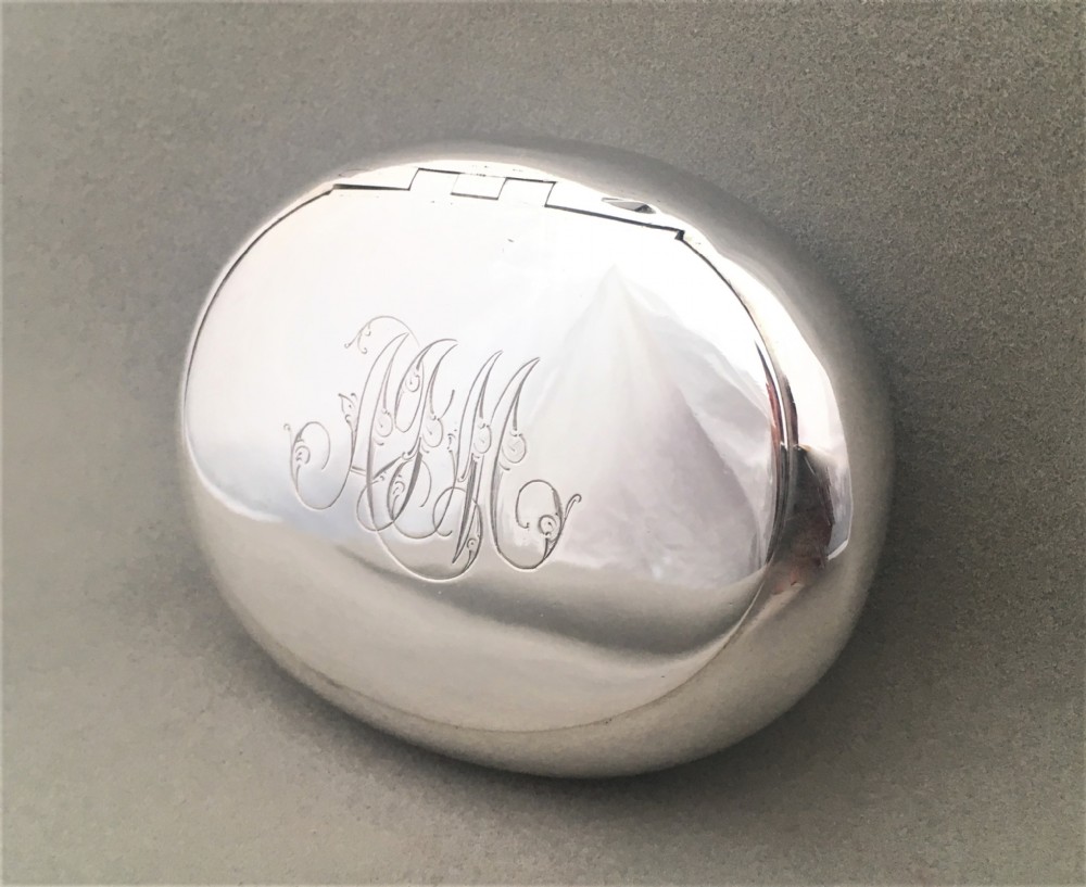 A handsome and stylish Edwardian silver tobacco box.