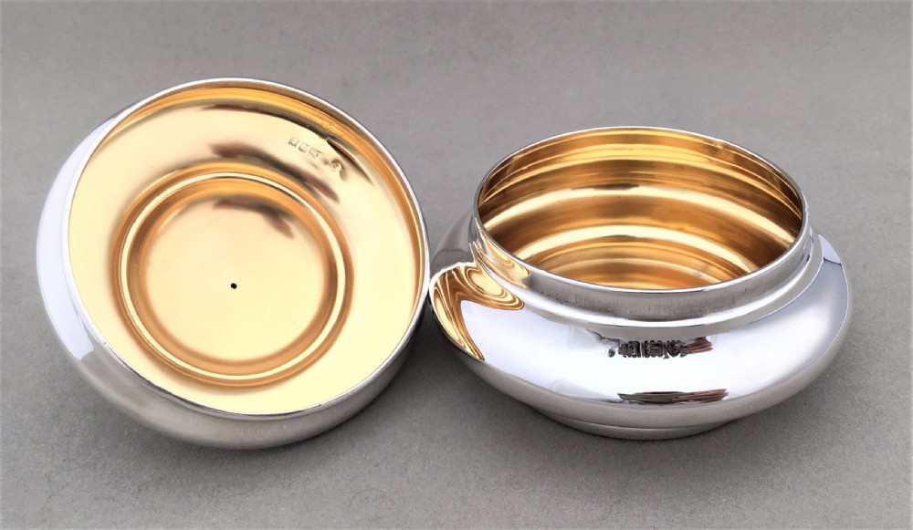 An interesting George V Silver Tea Caddy. View IV