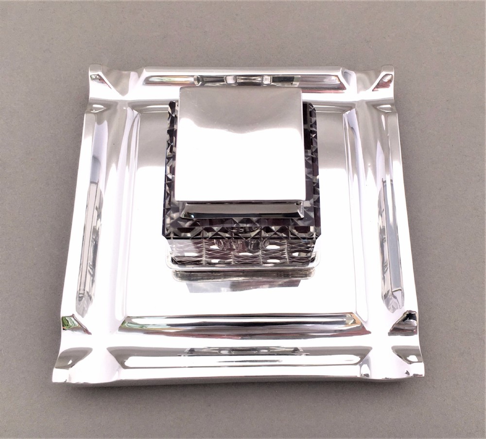 A Stunning Edwardian silver inkwell & Stand by Goldsmiths & Silversmiths. View V