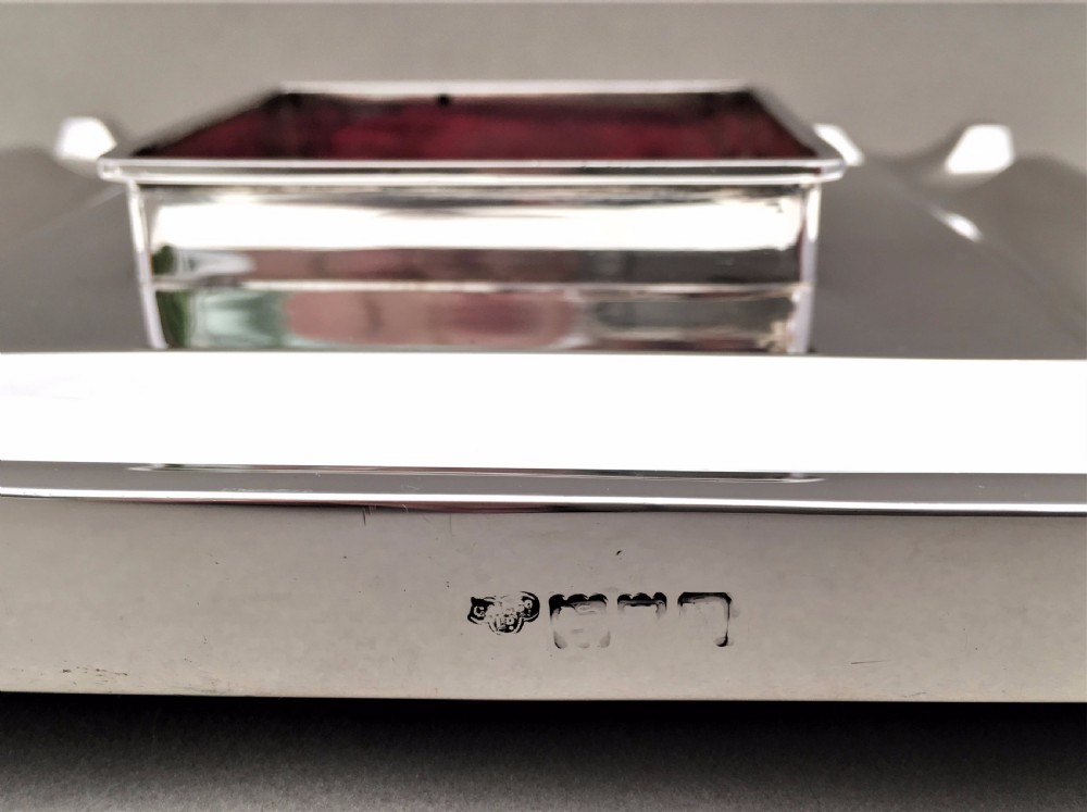 A Stunning Edwardian silver inkwell & Stand by Goldsmiths & Silversmiths. View VII