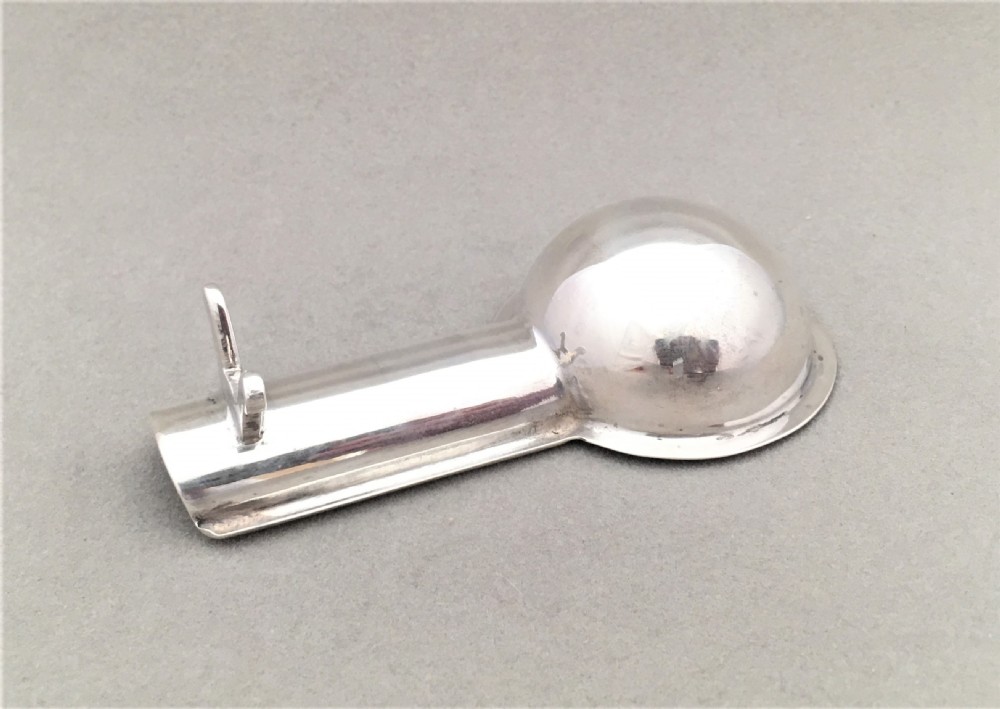A fine George V silver cigar ashtray View V