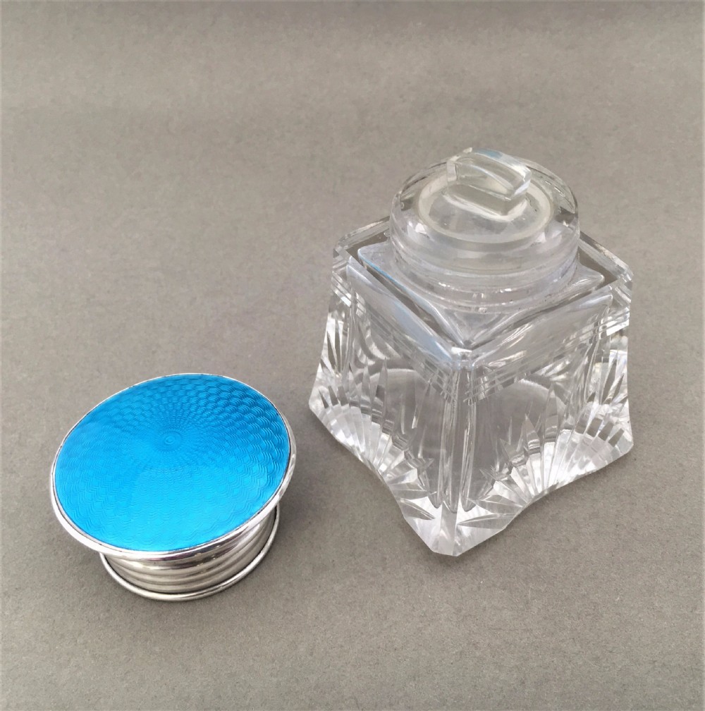 A FABULOUS SILVER AND GUILLOCHE ENAMEL SCENT BOTTLE View III