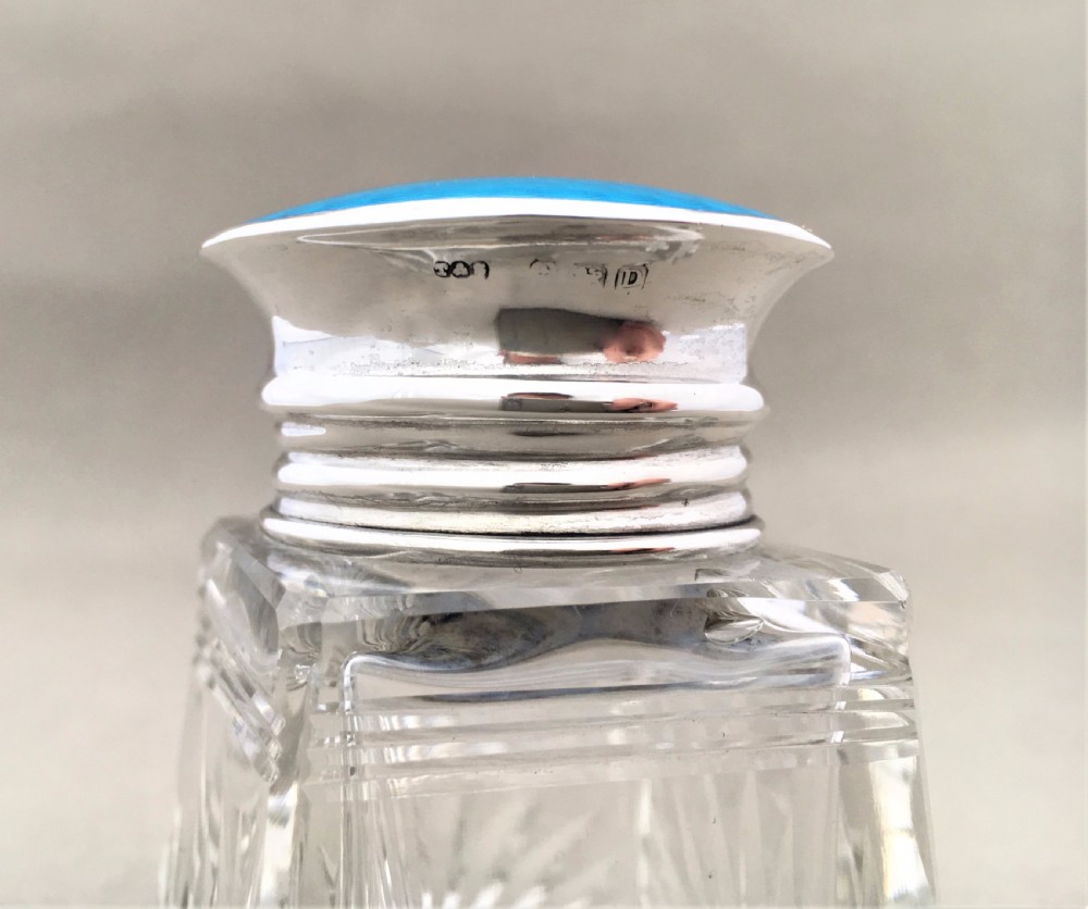A FABULOUS SILVER AND GUILLOCHE ENAMEL SCENT BOTTLE View V