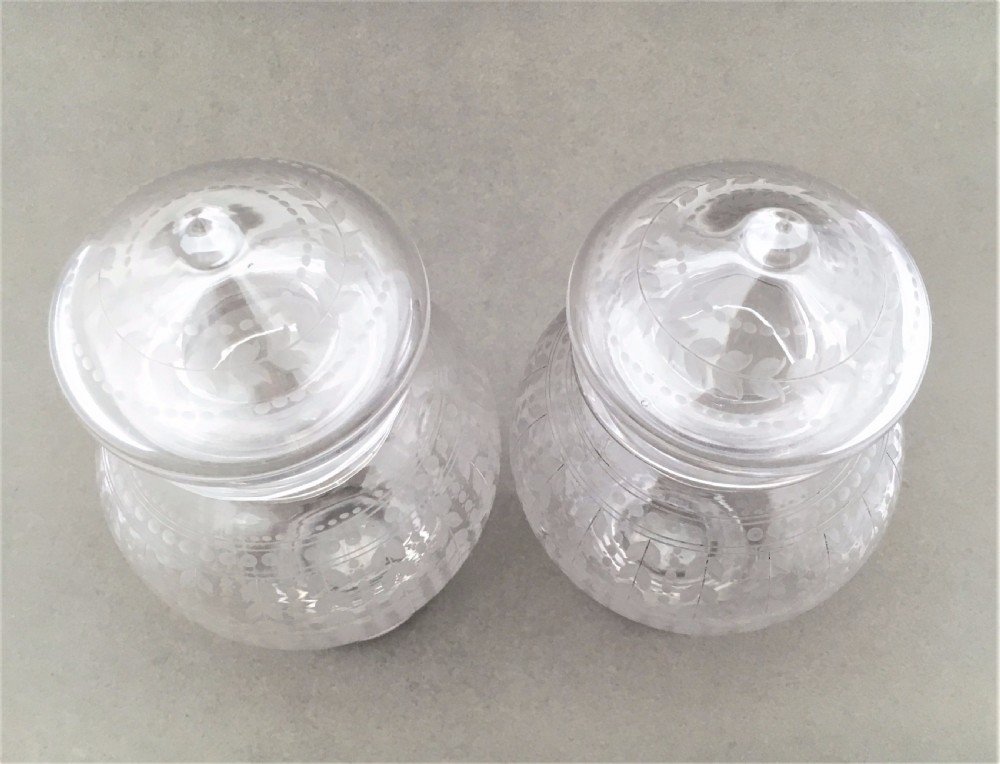 An exquisite Victorian Elkington silver plated preserve jar stand with etched jars View XII