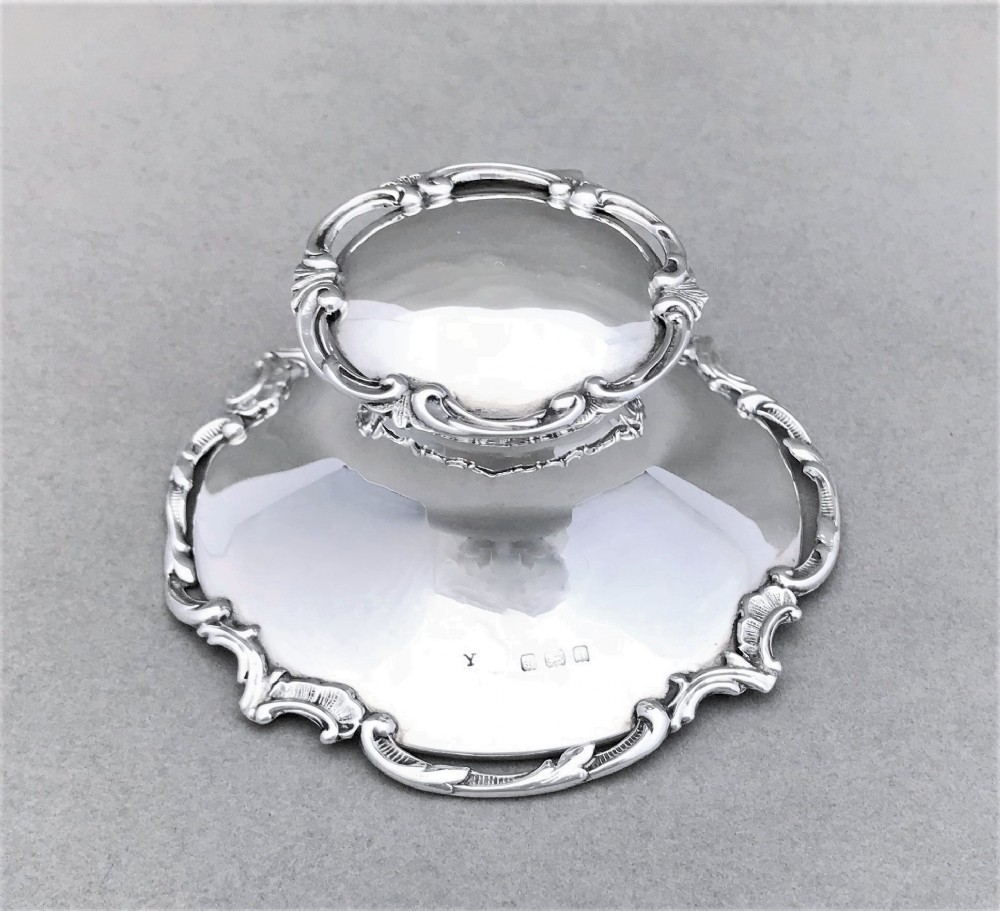An attractive silver capstan inkwell