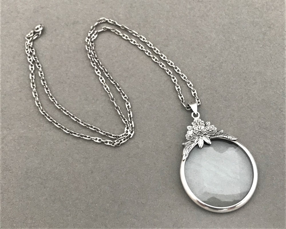 A gorgeous sterling silver magnifying glass 