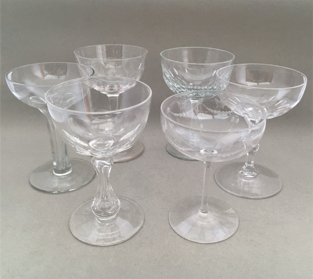 A harlequin set of six champagne bowls