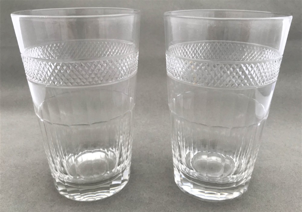 An excellent pair of water or beer glasses View V