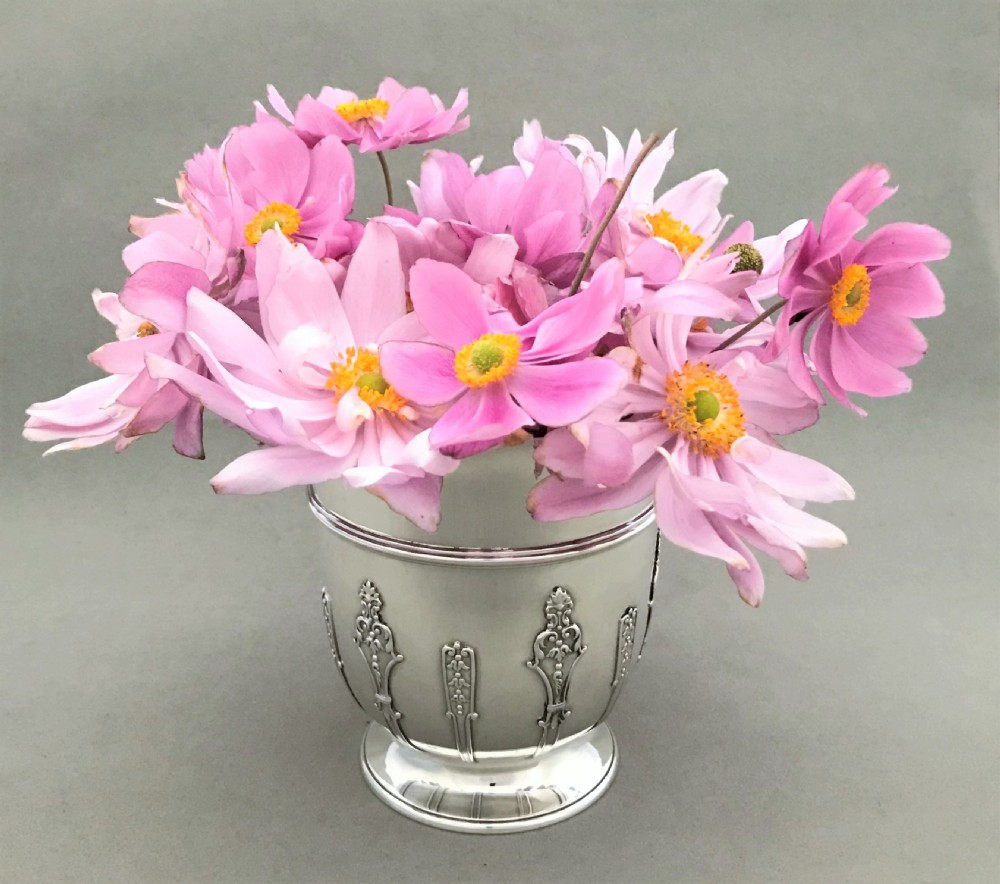 A quality Victorian silver vase View II