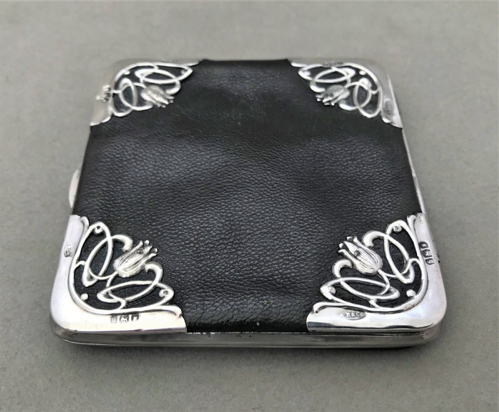 A gorgeous silver mounted purse View IV