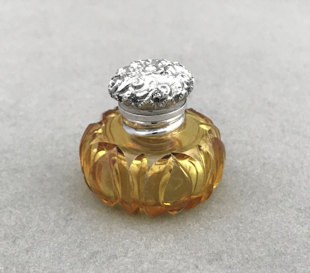An exquisite silver mounted citrine vinaigrette