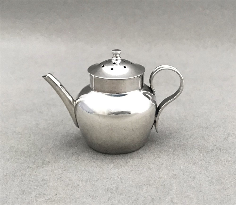 A miniature Chester silver novelty pepperette